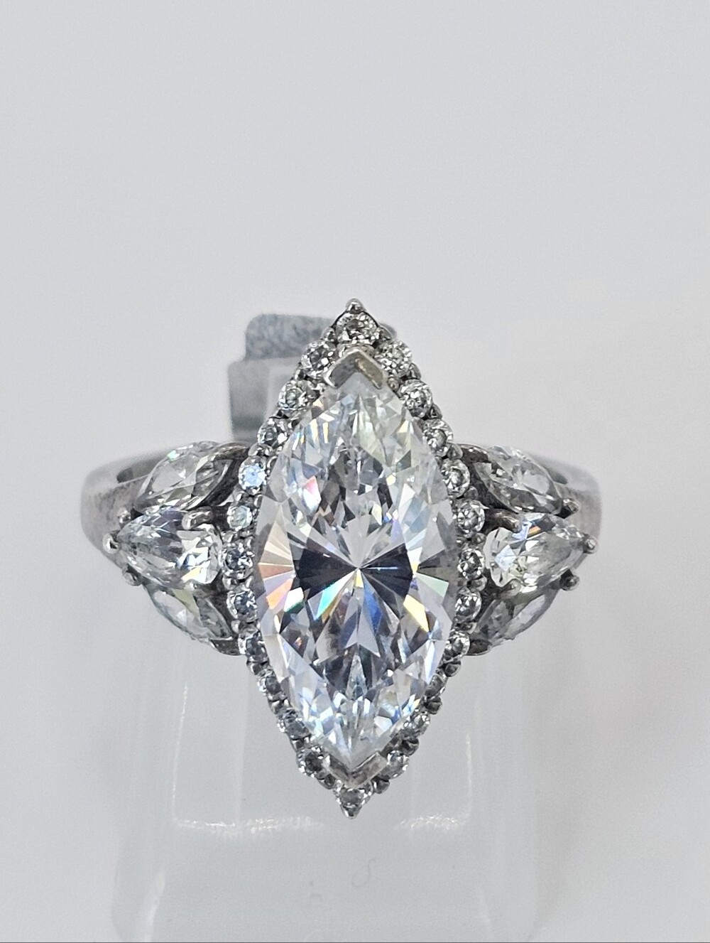 Genuine Michael Valitutti Diamond Simulant Sterling Silver Size 8!